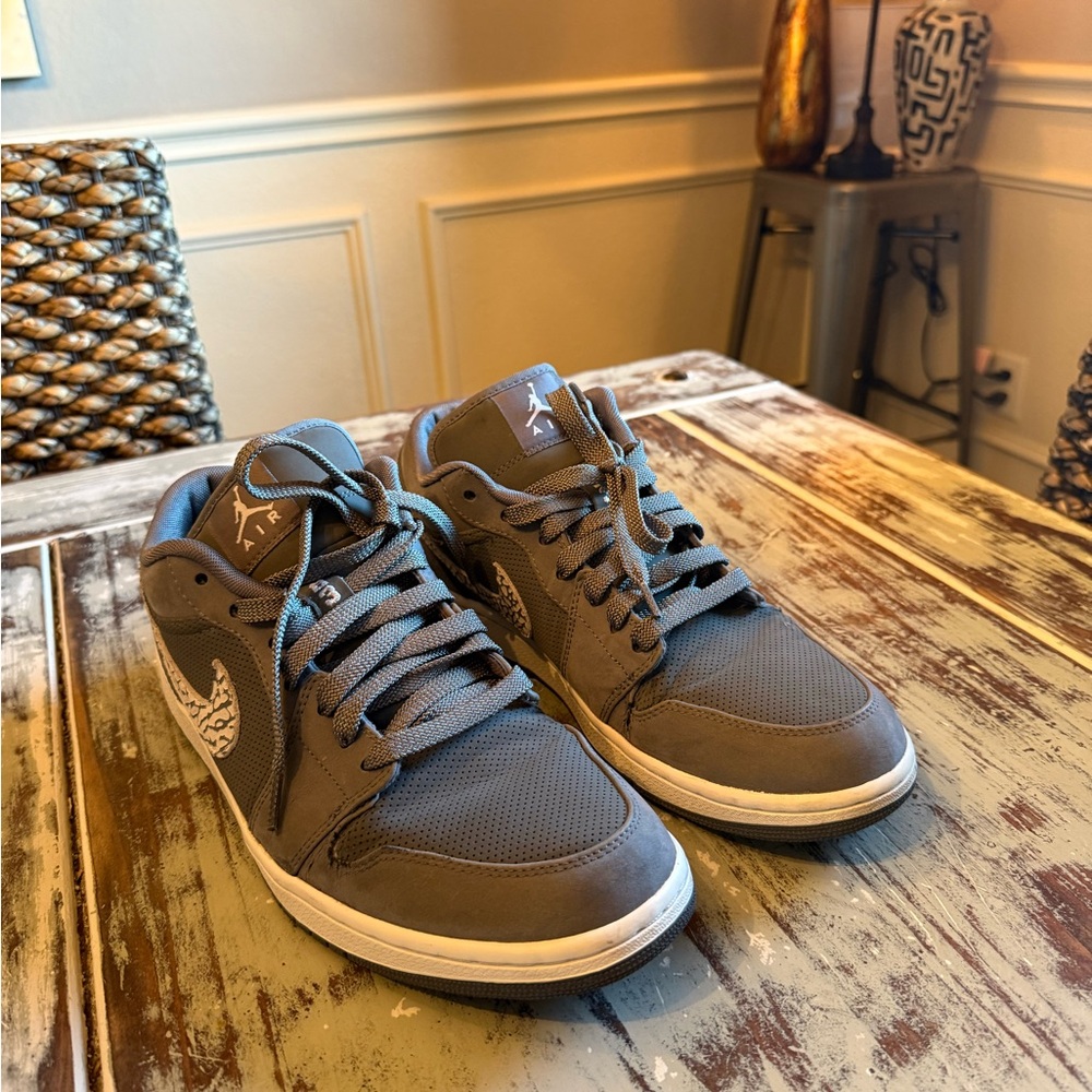 Nike Gray and White Men's Sneakers
